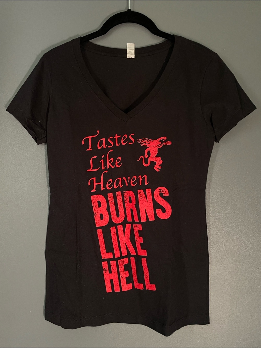 Blue Fitted Short Sleeve T-Shirt with Red Graphic